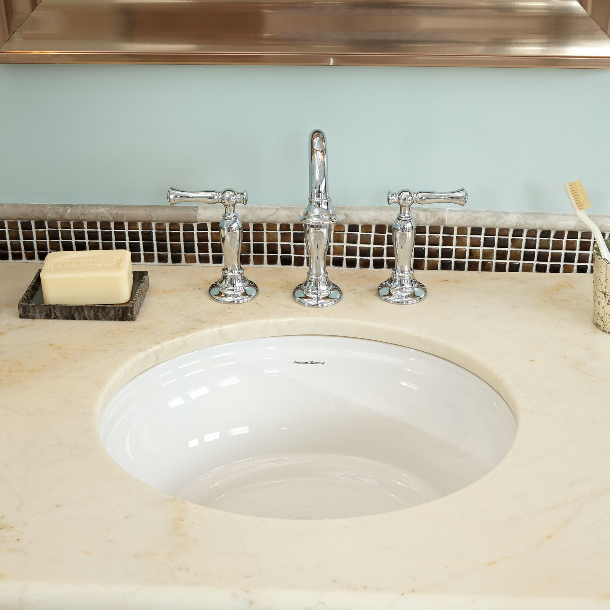 Quentin® - Robinet de salle de bain à 2 poignées espacées de 8 po 1,2 gpm/4,5 L/min avec poignées à levier